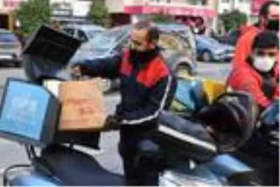 Motosikletli kurye sayısındaki artış gayriresmi çalışanlardan kaynaklı iddiası Motosikletli kurye sayısındaki artış gayriresmi çalışanlardan kaynaklı iddiası