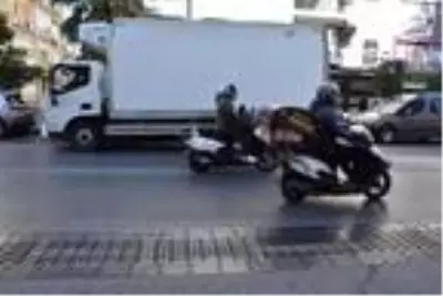 Motosikletli kurye sayısındaki artış gayriresmi çalışanlardan kaynaklı iddiası Motosikletli kurye sayısındaki artış gayriresmi çalışanlardan kaynaklı iddiası