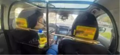 Müşterilerinin sağlığı için taksiye kabin taktırdı Müşterilerinin sağlığı için taksiye kabin taktırdı