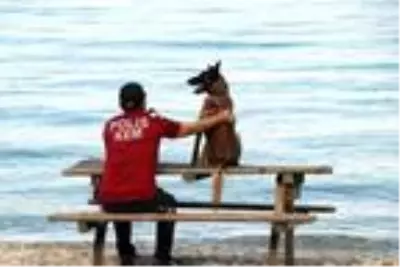 Narkotik köpeği 'Çayra' emekli oldu Narkotik köpeği 'Çayra' emekli oldu