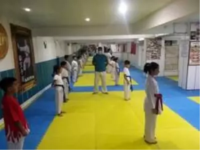 Online Karate Şampiyonası çekişmeli geçti Online Karate Şampiyonası çekişmeli geçti
