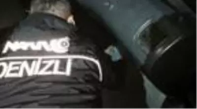 Otomobil teybi arkasında uyuşturucu sevkiyatına 2 tutuklama Otomobil teybi arkasında uyuşturucu sevkiyatına 2 tutuklama