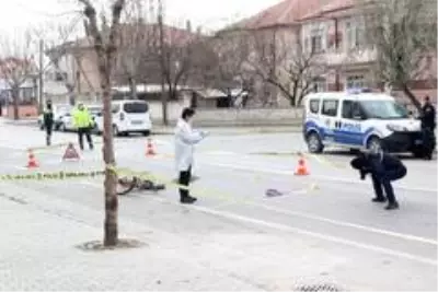 - Otomobilin çarptığı bisikletli yaşlı adam ağır yaralandı - Otomobilin çarptığı bisikletli yaşlı adam ağır yaralandı