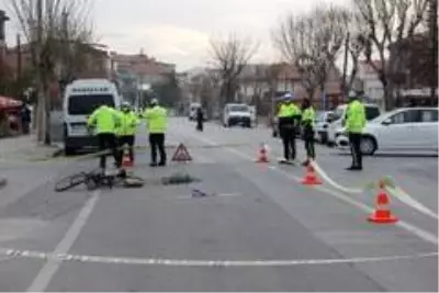 - Otomobilin çarptığı bisikletli yaşlı adam ağır yaralandı - Otomobilin çarptığı bisikletli yaşlı adam ağır yaralandı