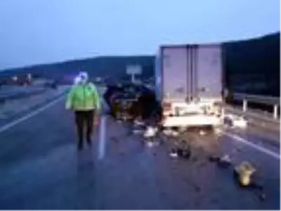 Son dakika haberleri | Otomobille kamyonet çarpıştı: 1 ölü, 4 yaralı Son dakika haberleri | Otomobille kamyonet çarpıştı: 1 ölü, 4 yaralı