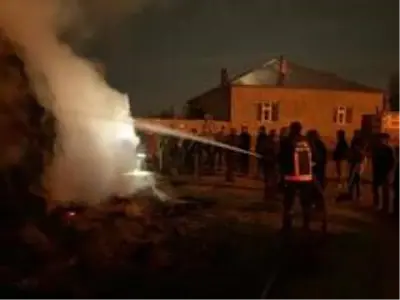 Özalp ilçesinde bin bağ ot yandı Özalp ilçesinde bin bağ ot yandı