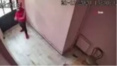 Pendik'te epilasyon aleti çalan hırsızlar yakalandı Pendik'te epilasyon aleti çalan hırsızlar yakalandı