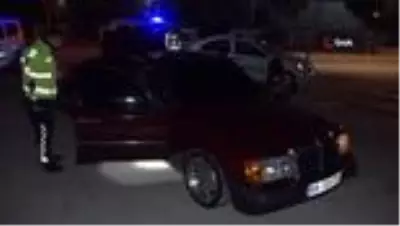 Son dakika haberi! Polisin dur ihtarına uymayan sürücü otomobili bırakıp kaçtı Son dakika haberi! Polisin dur ihtarına uymayan sürücü otomobili bırakıp kaçtı