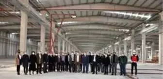 Malatya: Sadıkoğlu Kızılay'ın Afet Barınma sistemleri fabrikası inşaatında inceleme yaptı Malatya: Sadıkoğlu Kızılay'ın Afet Barınma sistemleri fabrikası inşaatında inceleme yaptı