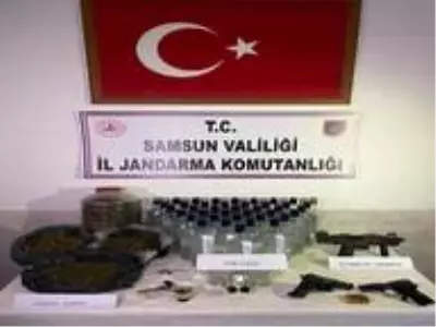Samsun'da jandarma ekipleri 12 kilo esrar 966 adet sentetik hap ele geçirdi Samsun'da jandarma ekipleri 12 kilo esrar 966 adet sentetik hap ele geçirdi