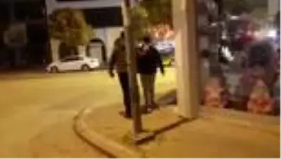 Sokağa çıkma kısıtlamasına uymayan gençlere para cezası kesildi Sokağa çıkma kısıtlamasına uymayan gençlere para cezası kesildi
