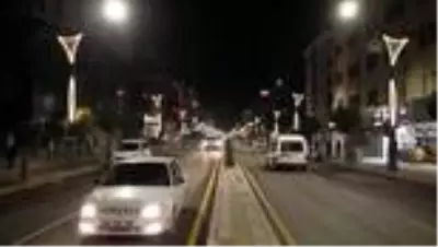 Sokaklar sessizliğe büründü Sokaklar sessizliğe büründü