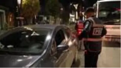 Sokaklar sessizliğe büründü Sokaklar sessizliğe büründü