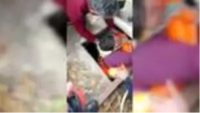 Su kuyusuna düşen kadını itfaiye kurtardı Su kuyusuna düşen kadını itfaiye kurtardı