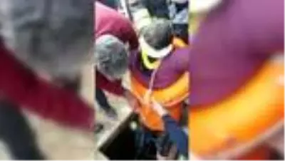 Su kuyusuna düşen kadını itfaiye kurtardı Su kuyusuna düşen kadını itfaiye kurtardı