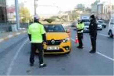 Sultanbeyli'de fırınlarda gramaj, fiyat ve tarife denetimi Sultanbeyli'de fırınlarda gramaj, fiyat ve tarife denetimi
