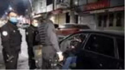 Sultangazi'de kaçan alkollü sürücüyü gece kartalları böyle durdurdu Sultangazi'de kaçan alkollü sürücüyü gece kartalları böyle durdurdu