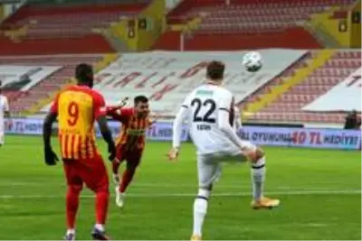 Süper Lig: Kayserispor: 0 Karagümrük: 0 (Maç devam ediyor) Süper Lig: Kayserispor: 0 Karagümrük: 0 (Maç devam ediyor)