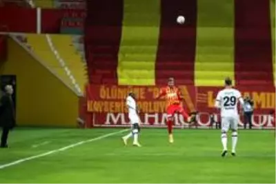 Süper Lig: Kayserispor: 0 Karagümrük: 0 (Maç devam ediyor) Süper Lig: Kayserispor: 0 Karagümrük: 0 (Maç devam ediyor)