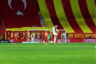 Süper Lig: Kayserispor: 0 Karagümrük: 0 (Maç devam ediyor) Süper Lig: Kayserispor: 0 Karagümrük: 0 (Maç devam ediyor)