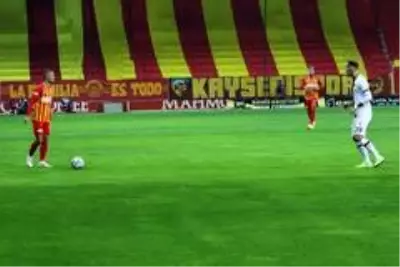 Süper Lig: Kayserispor: 0 Karagümrük: 0 (Maç devam ediyor) Süper Lig: Kayserispor: 0 Karagümrük: 0 (Maç devam ediyor)