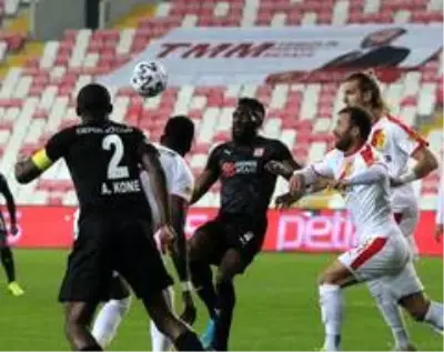 Süper Lig: Sivasspor: 0 - Göztepe: 0 (İlk yarı) Süper Lig: Sivasspor: 0 - Göztepe: 0 (İlk yarı)