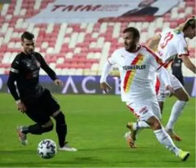 Süper Lig: Sivasspor: 0 - Göztepe: 0 (İlk yarı) Süper Lig: Sivasspor: 0 - Göztepe: 0 (İlk yarı)