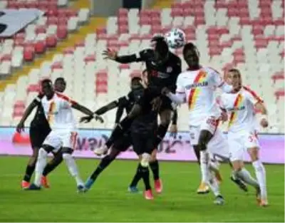 Süper Lig: Sivasspor: 0 - Göztepe: 0 (İlk yarı) Süper Lig: Sivasspor: 0 - Göztepe: 0 (İlk yarı)