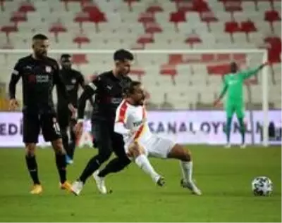 Süper Lig: Sivasspor: 0 - Göztepe: 0 (İlk yarı) Süper Lig: Sivasspor: 0 - Göztepe: 0 (İlk yarı)
