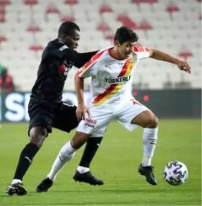 Süper Lig: Sivasspor: 0 - Göztepe: 0 (İlk yarı) Süper Lig: Sivasspor: 0 - Göztepe: 0 (İlk yarı)