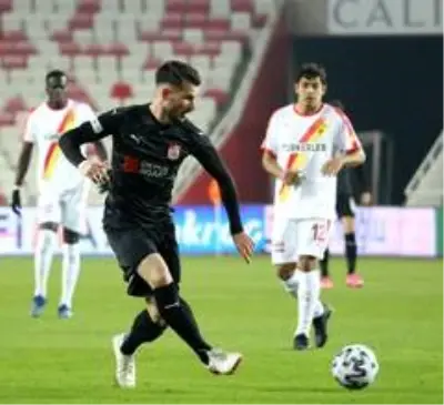 Süper Lig: Sivasspor: 0 - Göztepe: 0 (İlk yarı) Süper Lig: Sivasspor: 0 - Göztepe: 0 (İlk yarı)