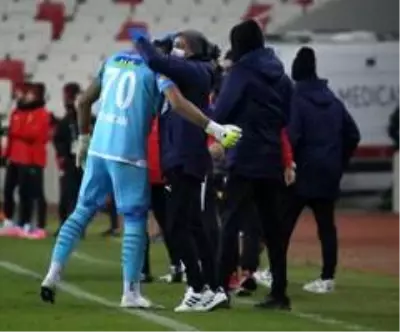 Süper Lig: Sivasspor: 0 - Göztepe: 1 (Maç sonucu) Süper Lig: Sivasspor: 0 - Göztepe: 1 (Maç sonucu)