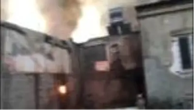 Tarsus'ta çıkan yangında tek katlı ev kullanılamaz hale geldi Tarsus'ta çıkan yangında tek katlı ev kullanılamaz hale geldi
