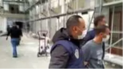 Mersin'de tartıştığı komşusunu silahla öldüren zanlı tutuklandı Mersin'de tartıştığı komşusunu silahla öldüren zanlı tutuklandı