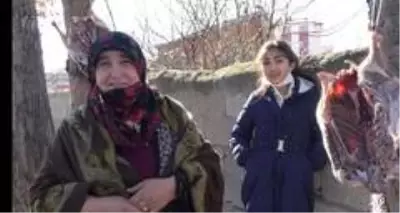 Kesimlerin başladığı Kars'ta kazlar ağaçlara asılıyor Kesimlerin başladığı Kars'ta kazlar ağaçlara asılıyor