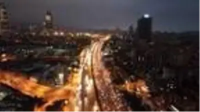 Toplu ulaşımda ve trafikte akşam yoğunluğu Toplu ulaşımda ve trafikte akşam yoğunluğu