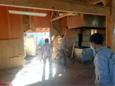 Turistik mahallelerde yıkımlar devam ediyor Turistik mahallelerde yıkımlar devam ediyor