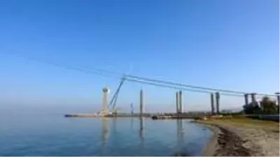 Türk bayrağıyla kaplanan mega bloklar Gelibolu'ya ulaştı Türk bayrağıyla kaplanan mega bloklar Gelibolu'ya ulaştı