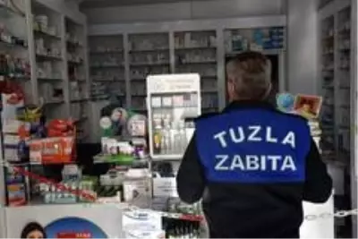 Tuzla'da vefa hattına gelen talepler, Tuzla Belediyesi zabıta ekipleri tarafından karşılanıyor Tuzla'da vefa hattına gelen talepler, Tuzla Belediyesi zabıta ekipleri tarafından karşılanıyor