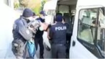 EDHO dizisi ekibinden 3 kadına otel odasında dehşeti yaşatan saldırganların görüntüleri ortaya çıktı EDHO dizisi ekibinden 3 kadına otel odasında dehşeti yaşatan saldırganların görüntüleri ortaya çıktı