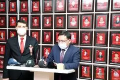 Son dakika yerel: Vali Çiçek: 'Şehit aileleri ve gazilerimizin emrindeyiz' Son dakika yerel: Vali Çiçek: 'Şehit aileleri ve gazilerimizin emrindeyiz'