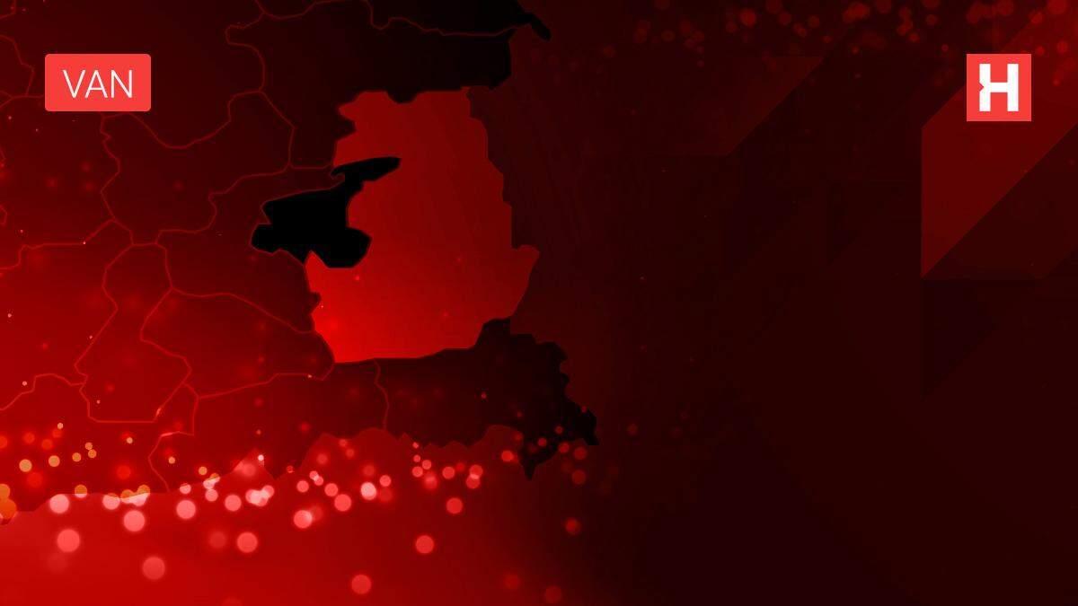 Van Büyükşehir Belediyesi yolları kışa hazırlıyor Van Büyükşehir Belediyesi yolları kışa hazırlıyor