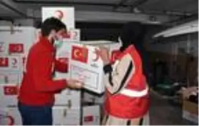 Yabancı gönüllüler, depremzedeler için seferber oldu Yabancı gönüllüler, depremzedeler için seferber oldu