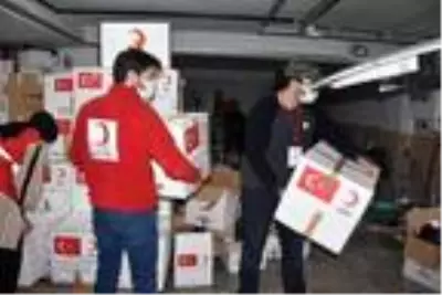Yabancı gönüllüler, depremzedeler için seferber oldu Yabancı gönüllüler, depremzedeler için seferber oldu