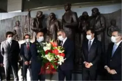 Yargıtay'a atanan İstanbul Başsavcısı İrfan Fidan Ankara'ya uğurlandı Yargıtay'a atanan İstanbul Başsavcısı İrfan Fidan Ankara'ya uğurlandı