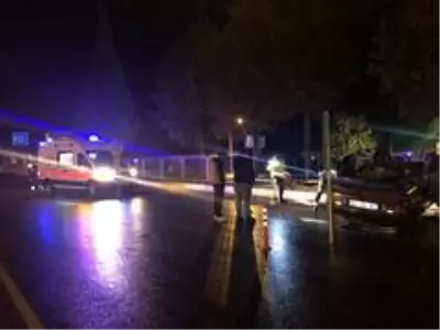 Yasağı delip sokağa çıkan sürücü ve arkadaşı kazadan sonra adeta buhar oldu Yasağı delip sokağa çıkan sürücü ve arkadaşı kazadan sonra adeta buhar oldu