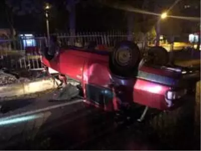 Yasağı delip sokağa çıkan sürücü ve arkadaşı kazadan sonra adeta buhar oldu Yasağı delip sokağa çıkan sürücü ve arkadaşı kazadan sonra adeta buhar oldu