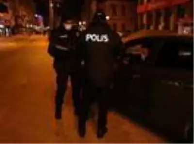 Yozgat'ta sokak kısıtlamasını ihlal eden 39 kişiye para cezası Yozgat'ta sokak kısıtlamasını ihlal eden 39 kişiye para cezası