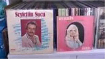 42 yıllık birikim ile nostaljiyi yaşatıyor 42 yıllık birikim ile nostaljiyi yaşatıyor