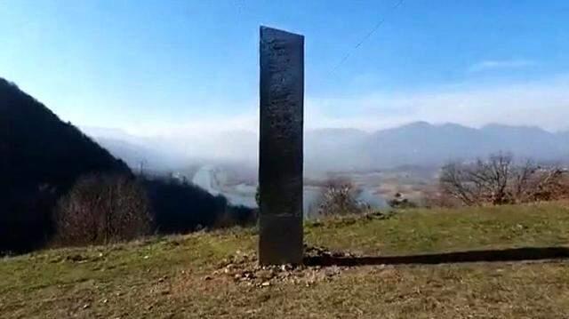 ABD'yi karıştıran gizemli metal bloğun bir benzeri bu kez Romanya'da ortaya çıktı ABD'yi karıştıran gizemli metal bloğun bir benzeri bu kez Romanya'da ortaya çıktı